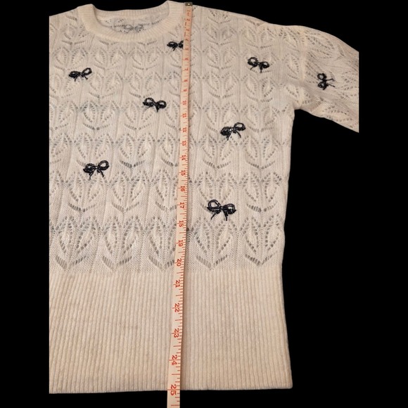 Ivory Knit Sweater with Beaded Black Bow Accents Estimated L/XL - Picture 5 of 5